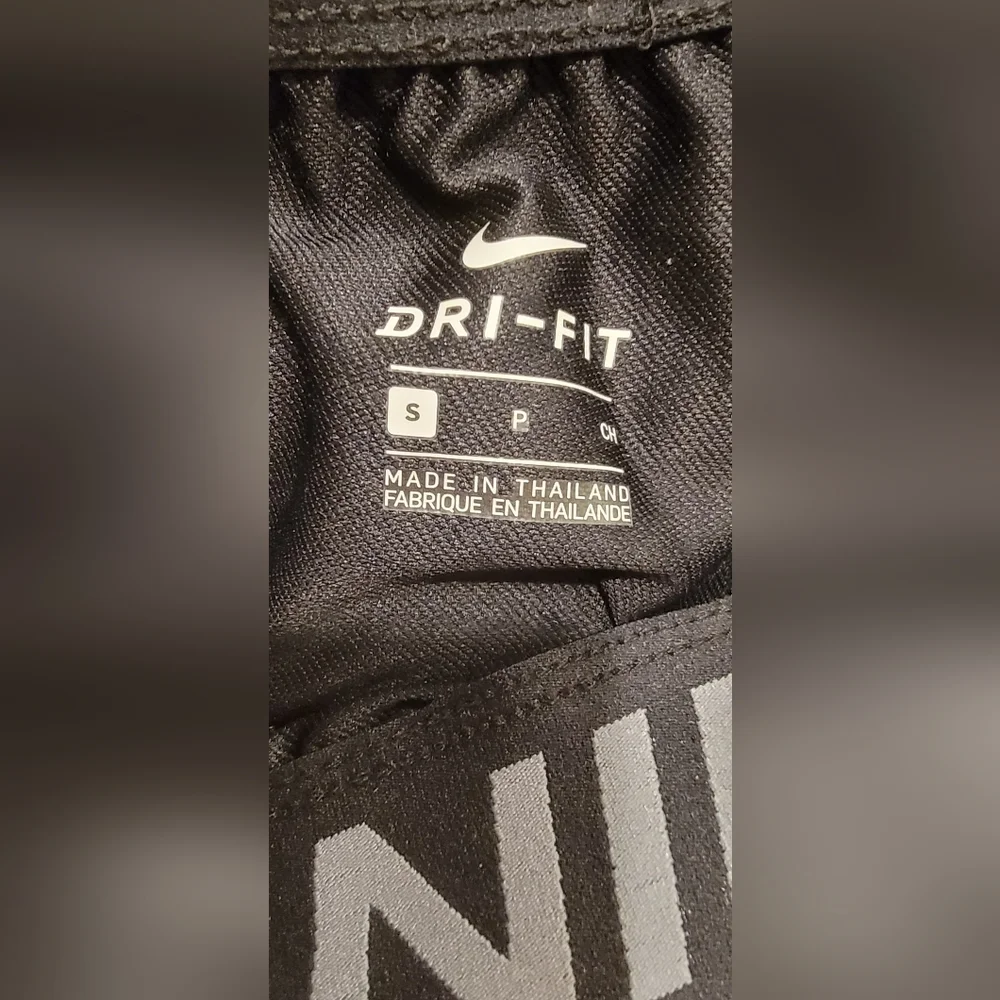 Womens Nike Shorts - Picture 2 of 2